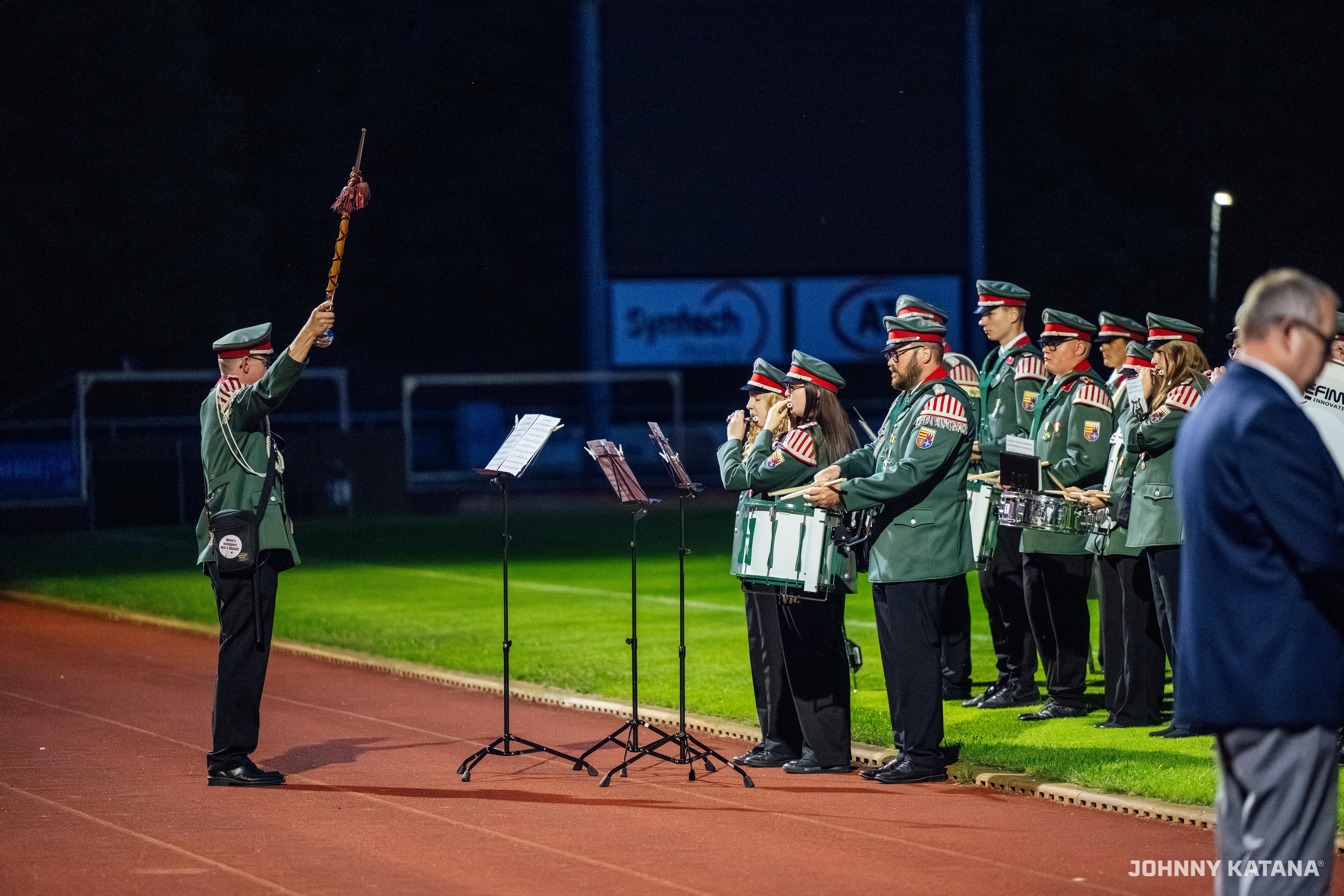 Stimmungsvoller Nachtauftritt im Stadion